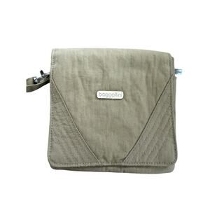 Baggallini Wristlet Wallet Clutch Taupe Beige Nylon RFID Organizer Detachable